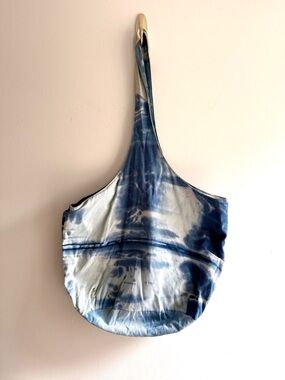 Blue Tie-Dye Shoulder Tote Bag